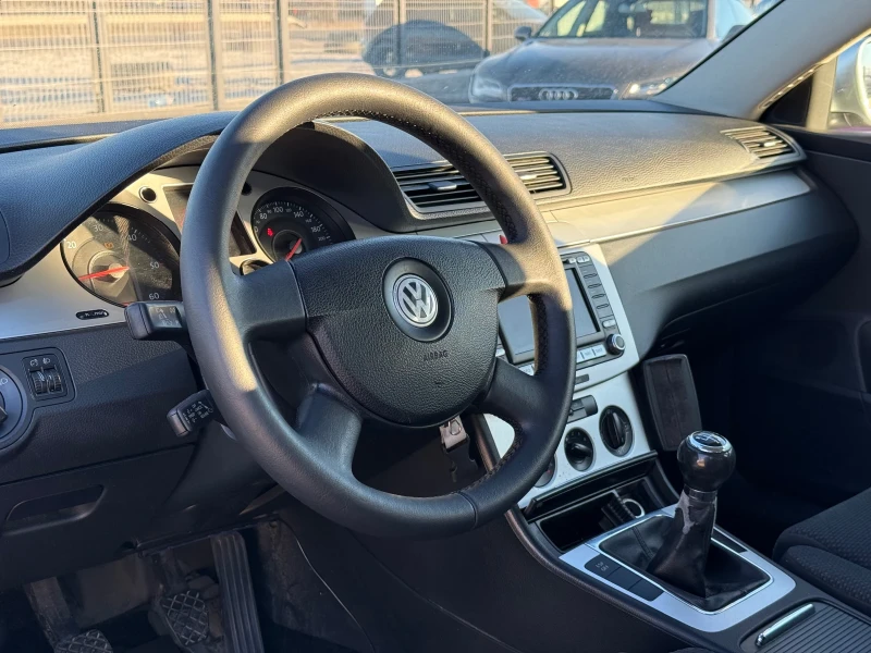 VW Passat 1.9 D* 200.000KM* РЪЧКА* , снимка 7 - Автомобили и джипове - 49384632