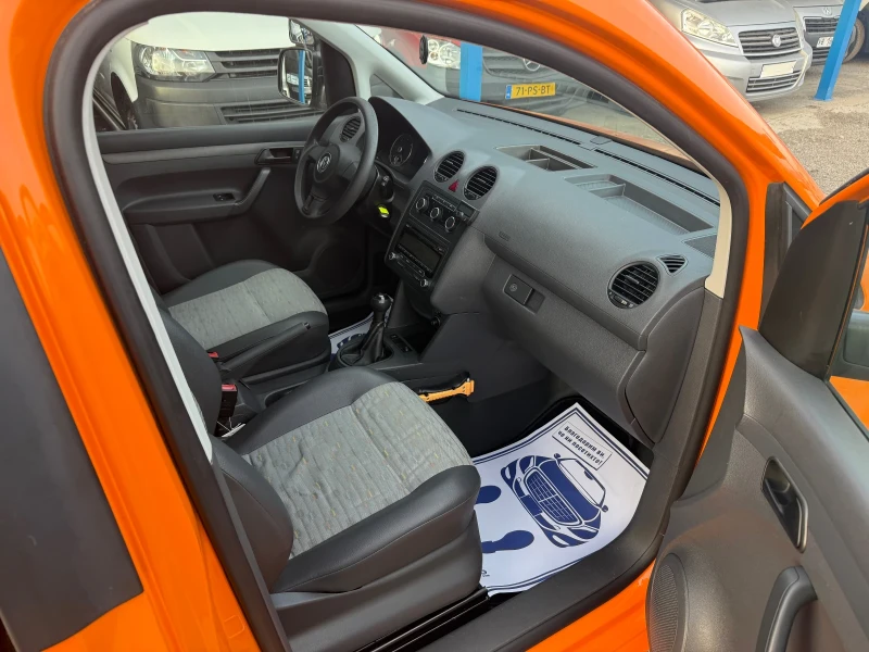 VW Caddy 1.6TDI, снимка 9 - Автомобили и джипове - 49471811