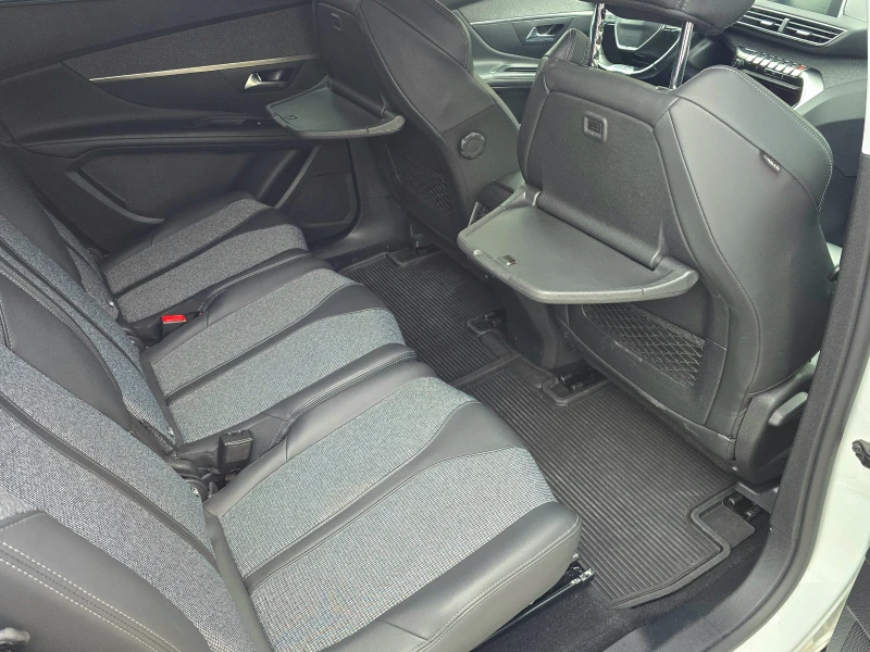 Peugeot 5008 1.6i GT-LINE 181KC.EAT8 6+ 1, снимка 14 - Автомобили и джипове - 51501211