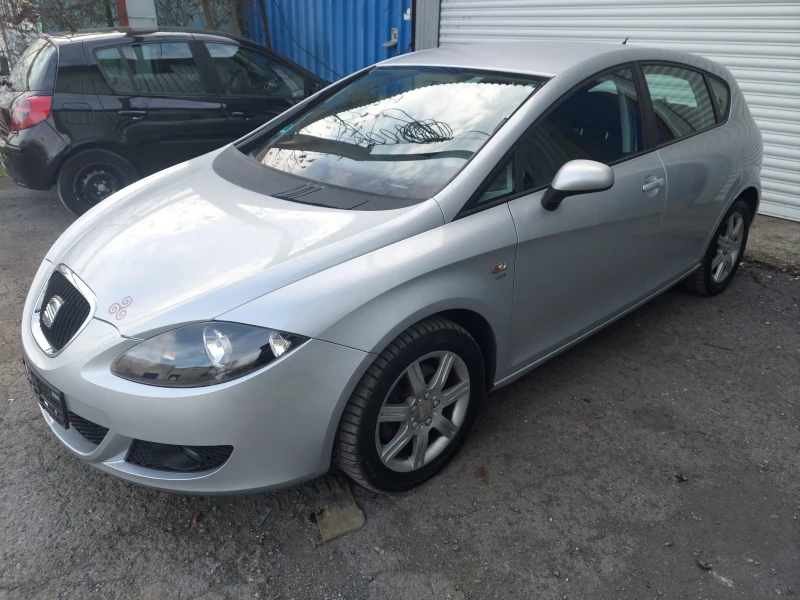 Seat Leon 2.0TDI Автомат, снимка 2 - Автомобили и джипове - 52333975
