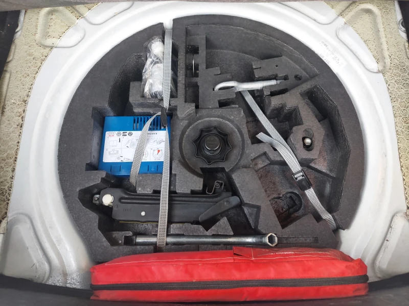 Seat Leon 2.0TDI Автомат, снимка 16 - Автомобили и джипове - 52333975