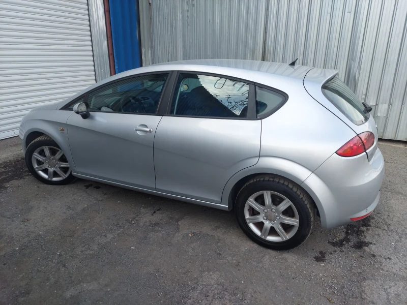 Seat Leon 2.0TDI Автомат, снимка 4 - Автомобили и джипове - 52333975