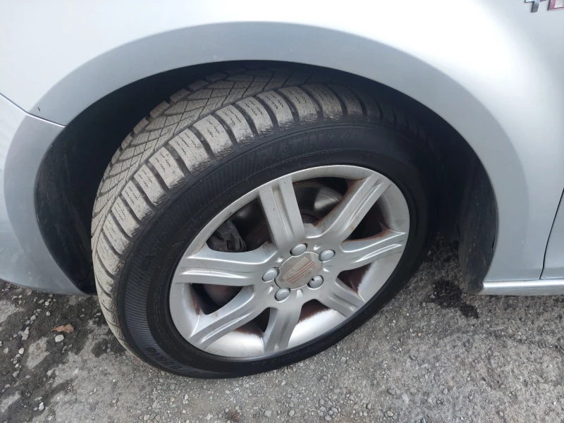 Seat Leon 2.0TDI Автомат, снимка 15 - Автомобили и джипове - 52333975