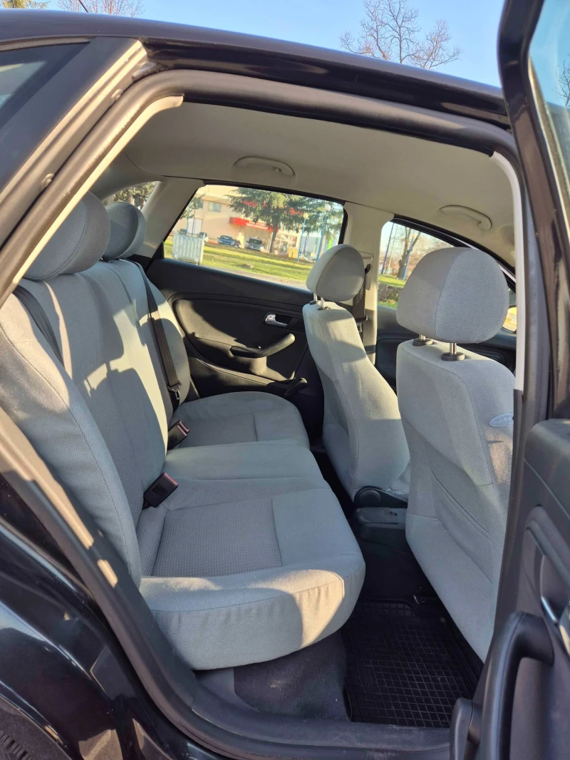 Seat Cordoba 1.4 16V , снимка 8 - Автомобили и джипове - 52938876