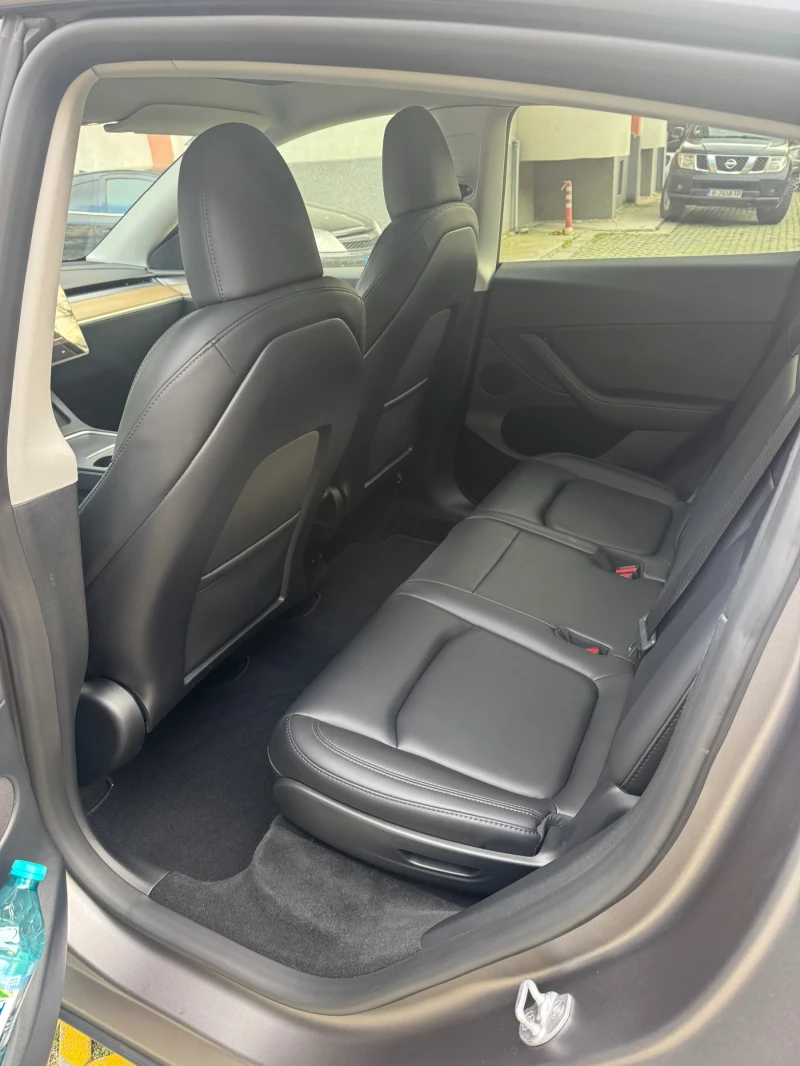 Tesla Model Y Long Range Dual Motor 4x4  6+ 1, снимка 11 - Автомобили и джипове - 52967444
