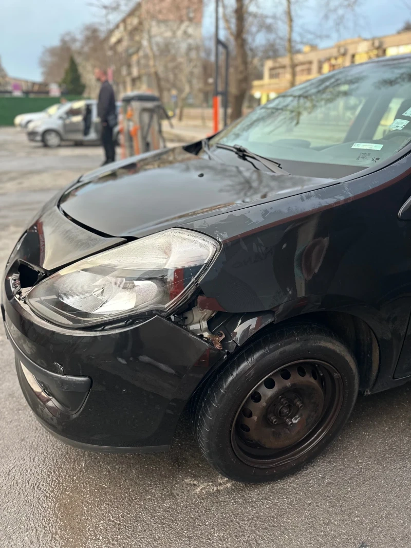 Renault Clio 1.2 75HP CLIMA, снимка 6 - Автомобили и джипове - 53478418