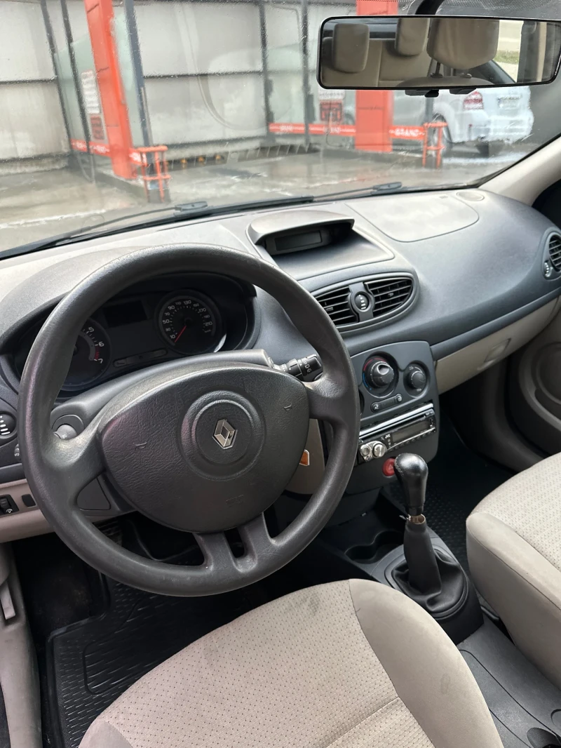 Renault Clio 1.2 75HP CLIMA, снимка 9 - Автомобили и джипове - 53478418