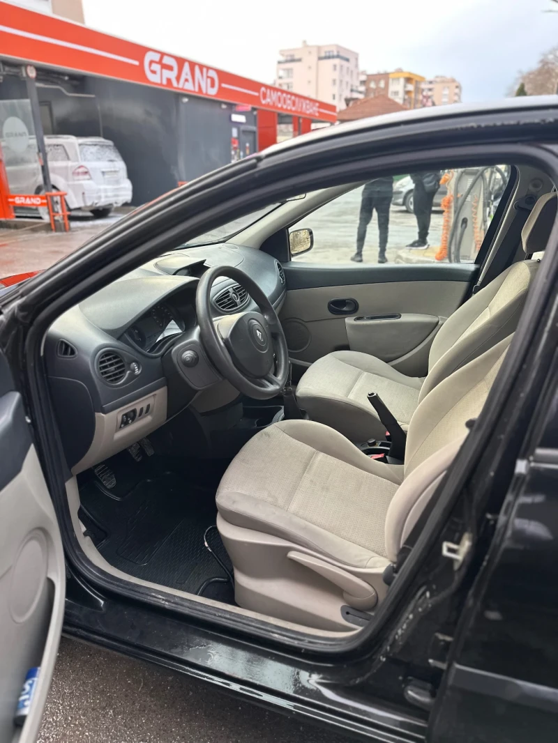 Renault Clio 1.2 75HP CLIMA, снимка 7 - Автомобили и джипове - 53478418
