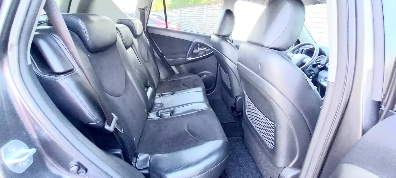 Toyota Rav4 4Х4 FULL LUXURY СЕРВИЗ КНИЖК ИЗКЛЮЧИТЕЛА РЕАЛНИ КМ | Mobile.bg — изображение 16