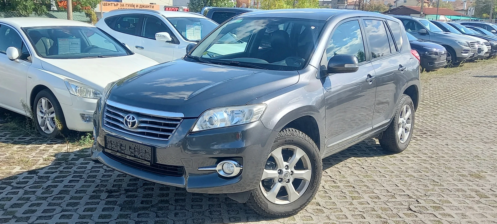 Toyota Rav4 4Х4 FULL LUXURY СЕРВИЗ КНИЖК ИЗКЛЮЧИТЕЛА РЕАЛНИ КМ | Mobile.bg — изображение 1