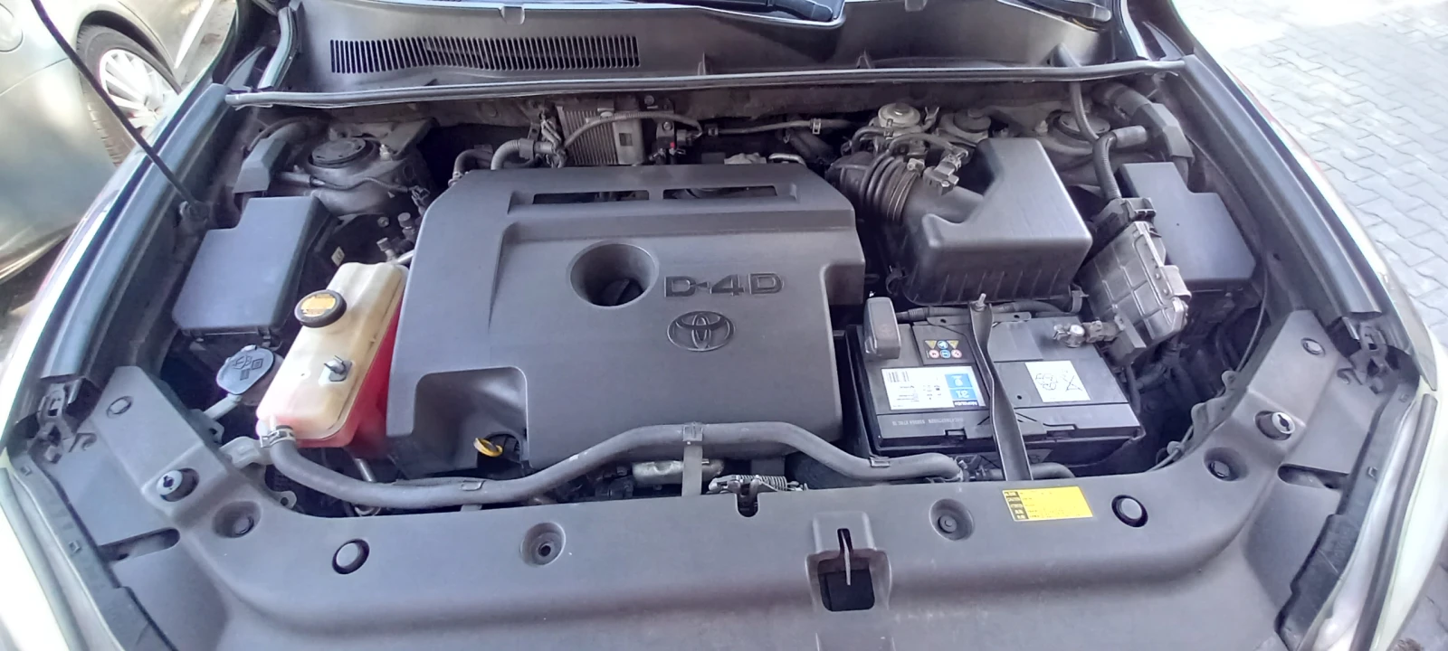 Toyota Rav4 4Х4 FULL LUXURY СЕРВИЗ КНИЖК ИЗКЛЮЧИТЕЛА РЕАЛНИ КМ | Mobile.bg — изображение 17