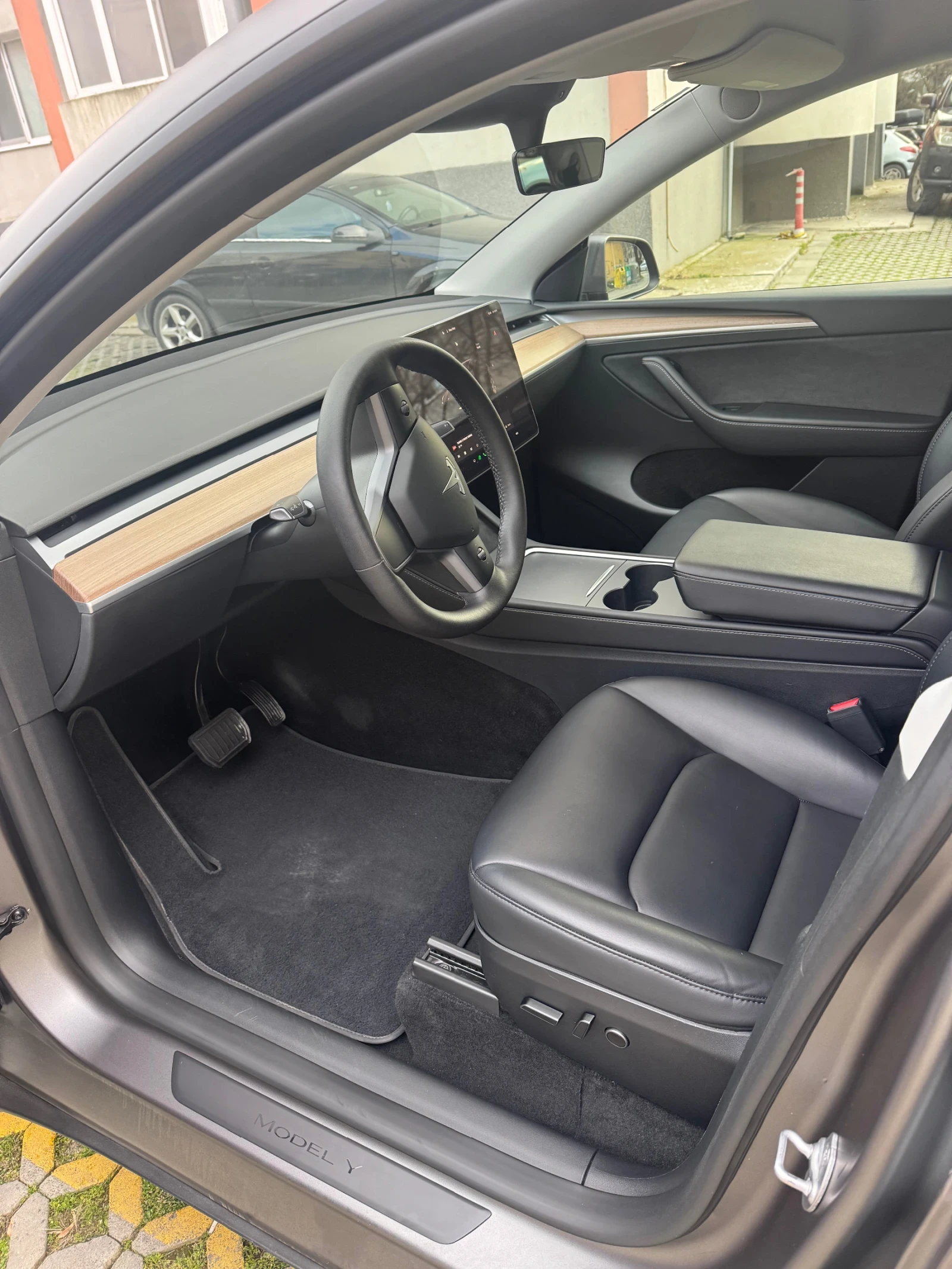 Tesla Model Y Long Range Dual Motor 4x4  6+ 1 | Mobile.bg � ����������� 7