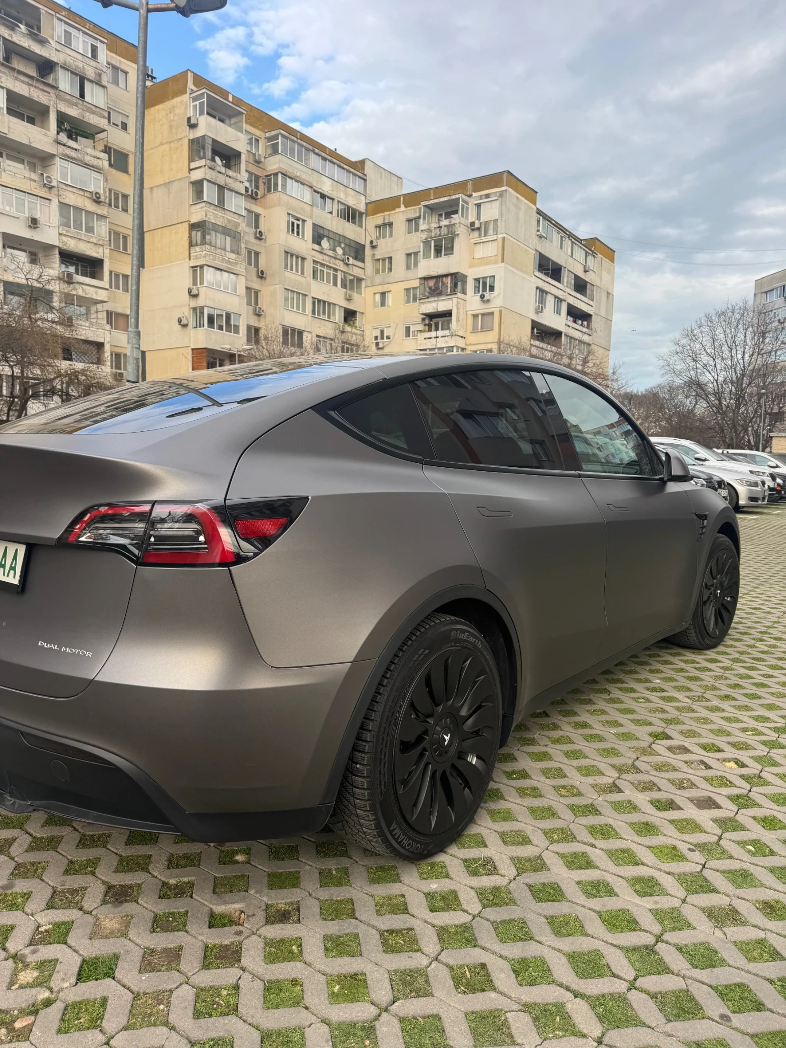 Tesla Model Y Long Range Dual Motor 4x4  6+ 1 | Mobile.bg � ����������� 4