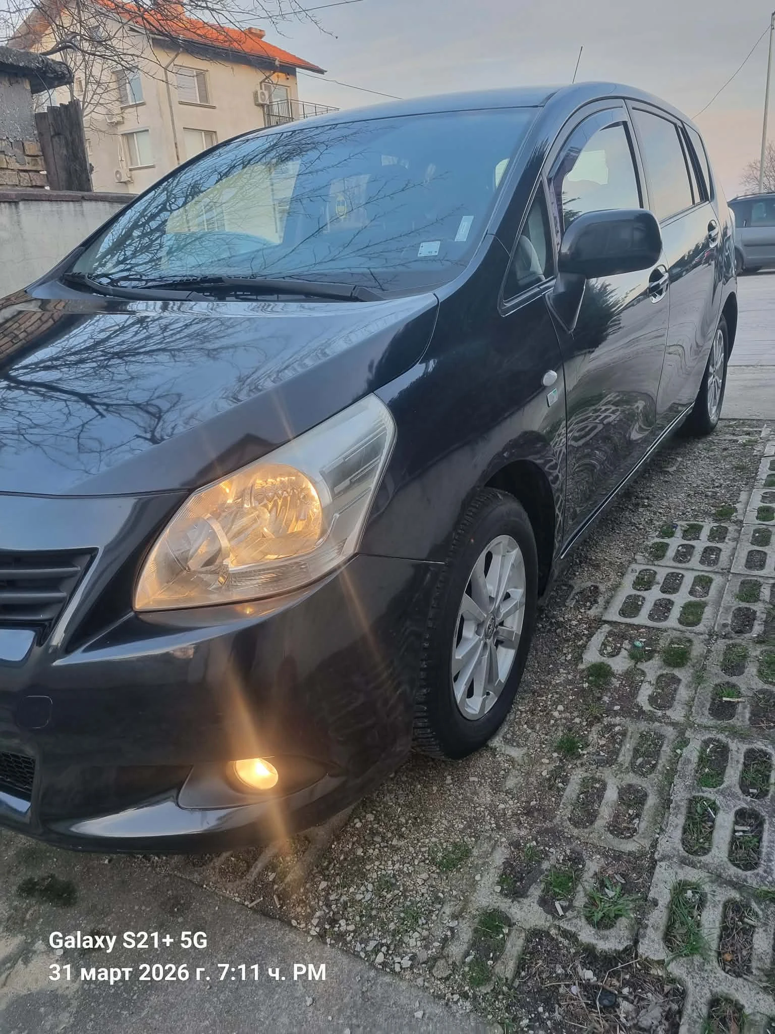 Toyota Verso D4D , снимка 2 - Автомобили и джипове - 54045392