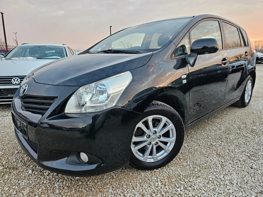 Toyota Verso D4D , снимка 7 - Автомобили и джипове - 54045392