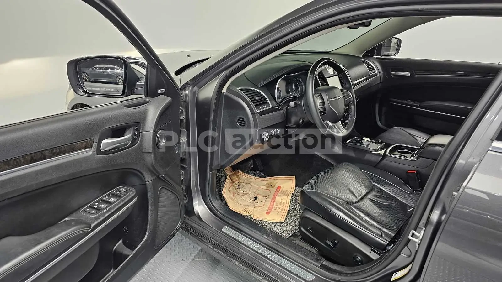 Chrysler 300c, снимка 4 - Автомобили и джипове - 54258319