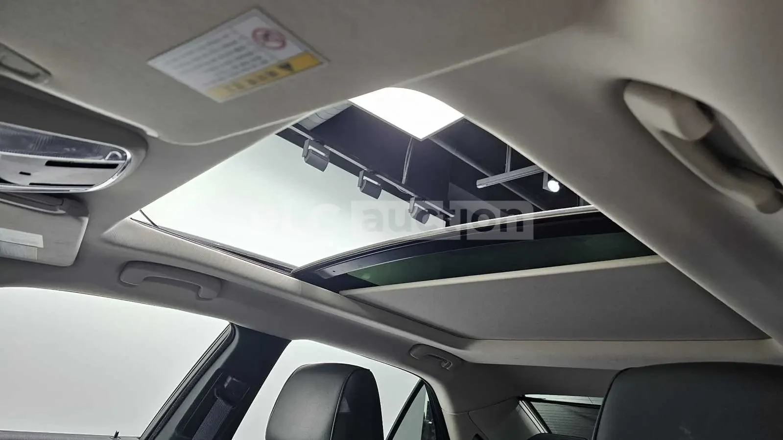 Chrysler 300c, снимка 13 - Автомобили и джипове - 54258319