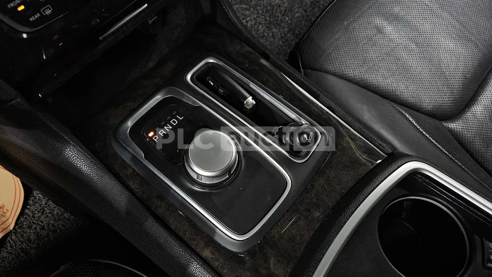 Chrysler 300c, снимка 11 - Автомобили и джипове - 54258319