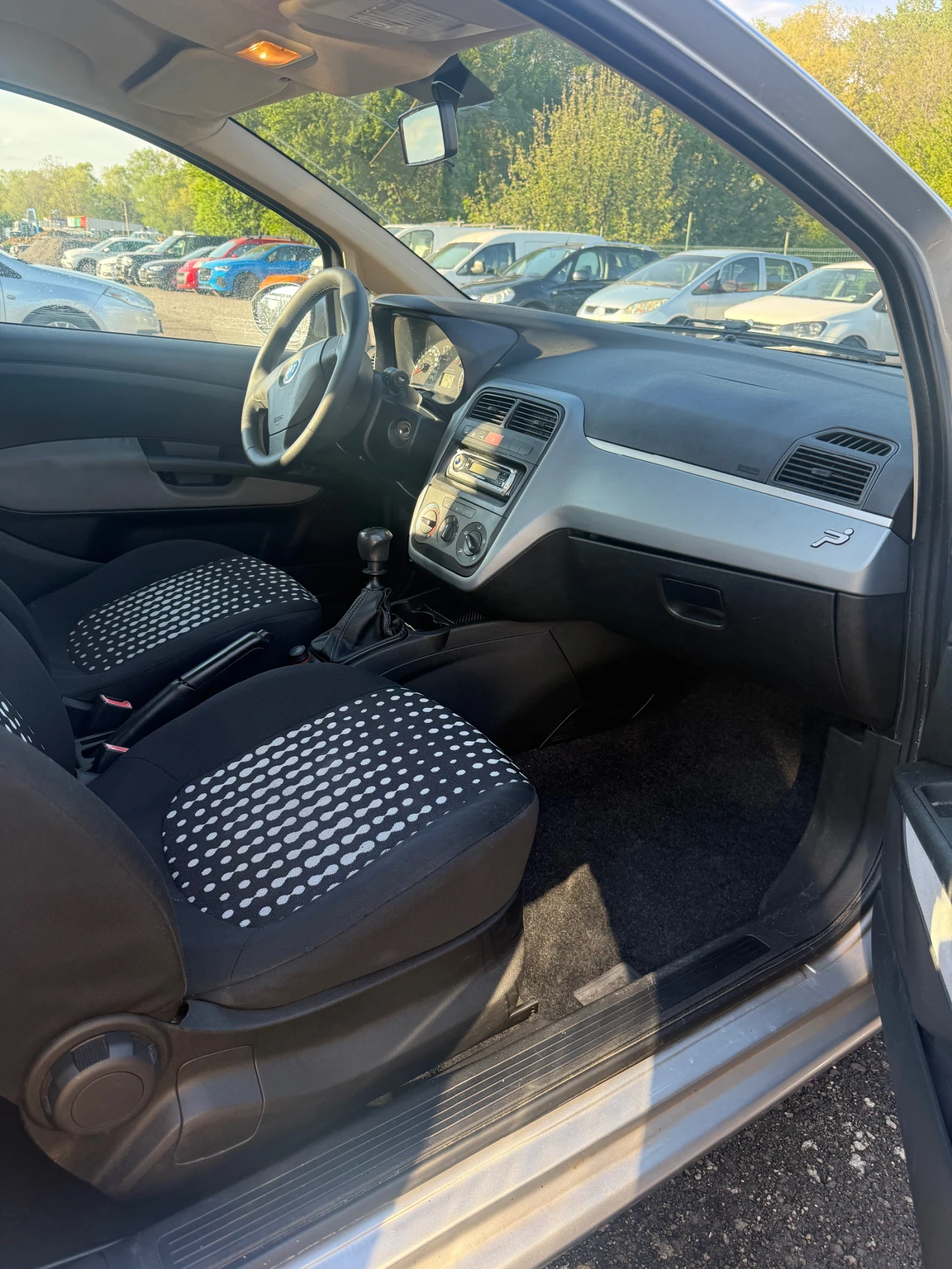 Fiat Punto 1.2 Само 138.000 km , снимка 8 - Автомобили и джипове - 54443859