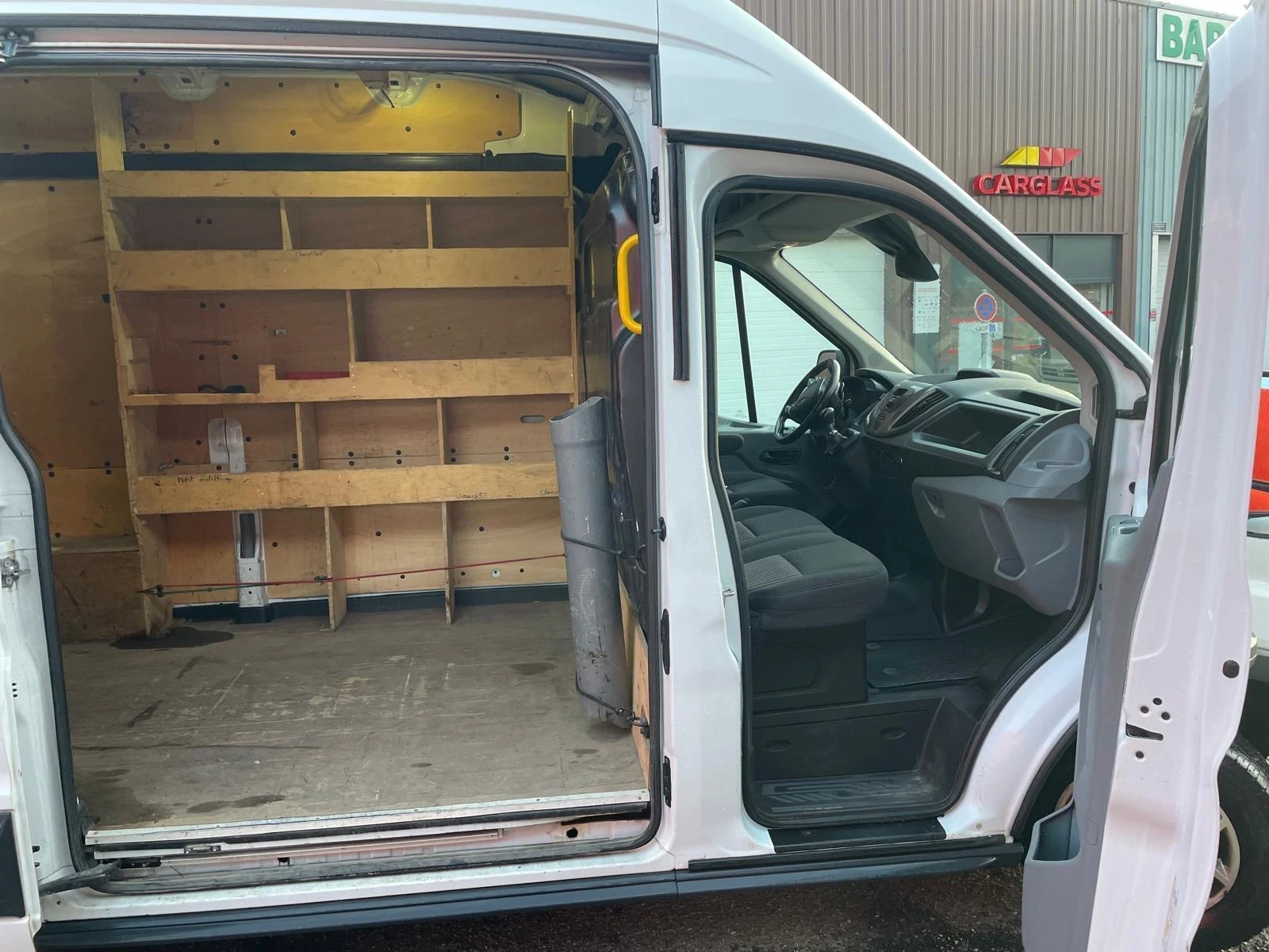 Ford Transit Custom 2.0 tdci 131 hp, снимка 9 - Автомобили и джипове - 54704796