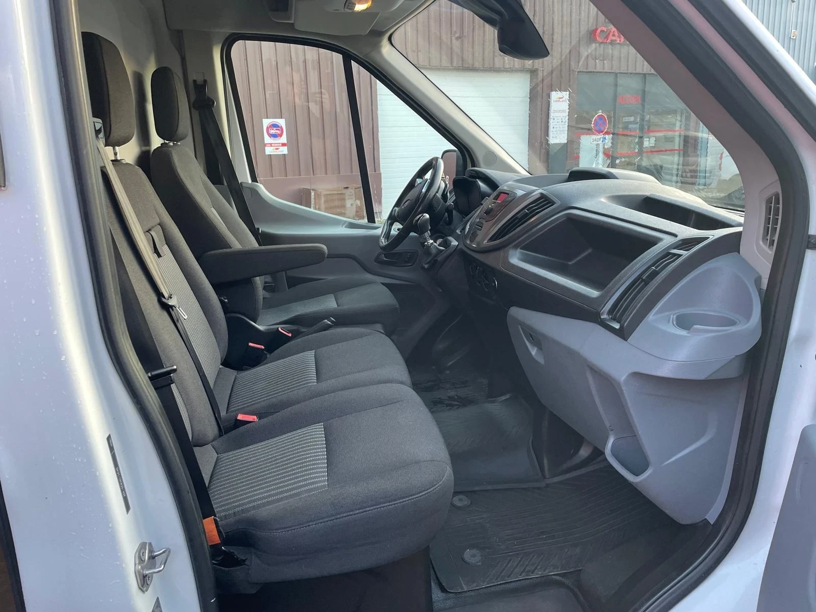 Ford Transit Custom 2.0 tdci 131 hp, снимка 8 - Автомобили и джипове - 54704796