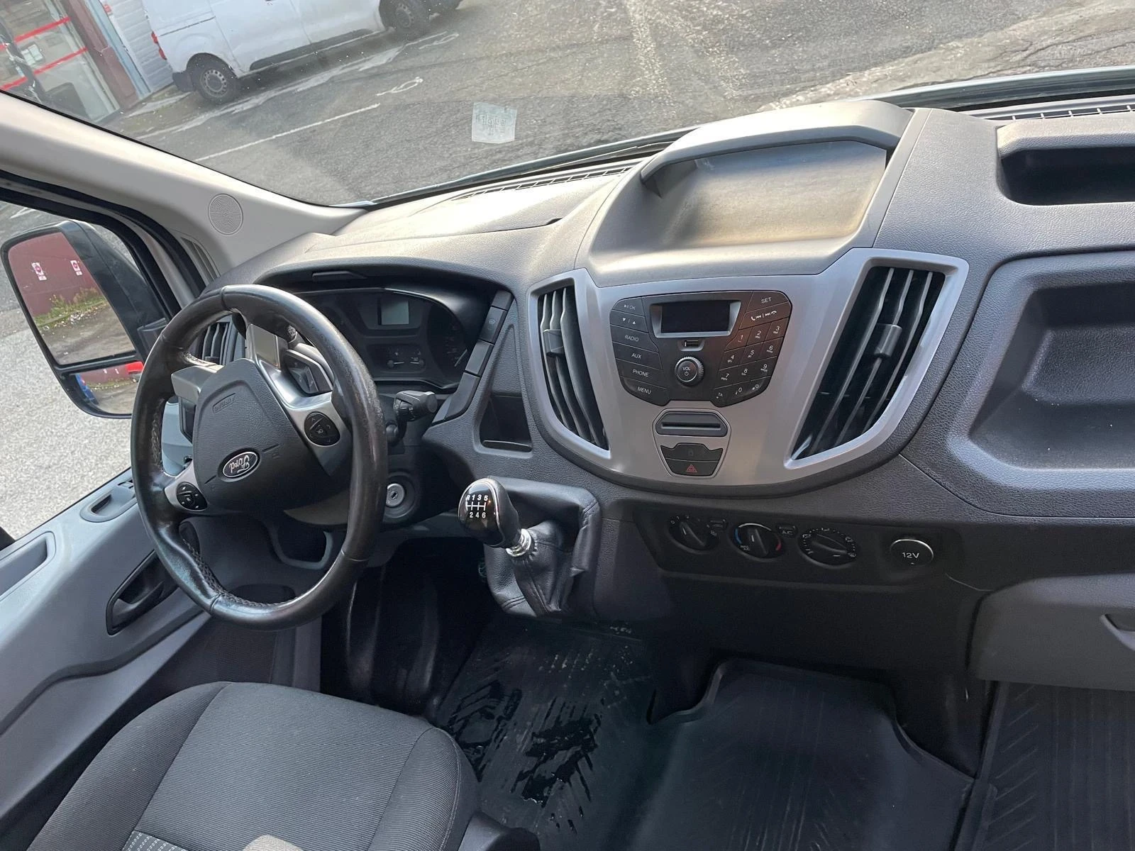 Ford Transit Custom 2.0 tdci 131 hp, снимка 11 - Автомобили и джипове - 54704796