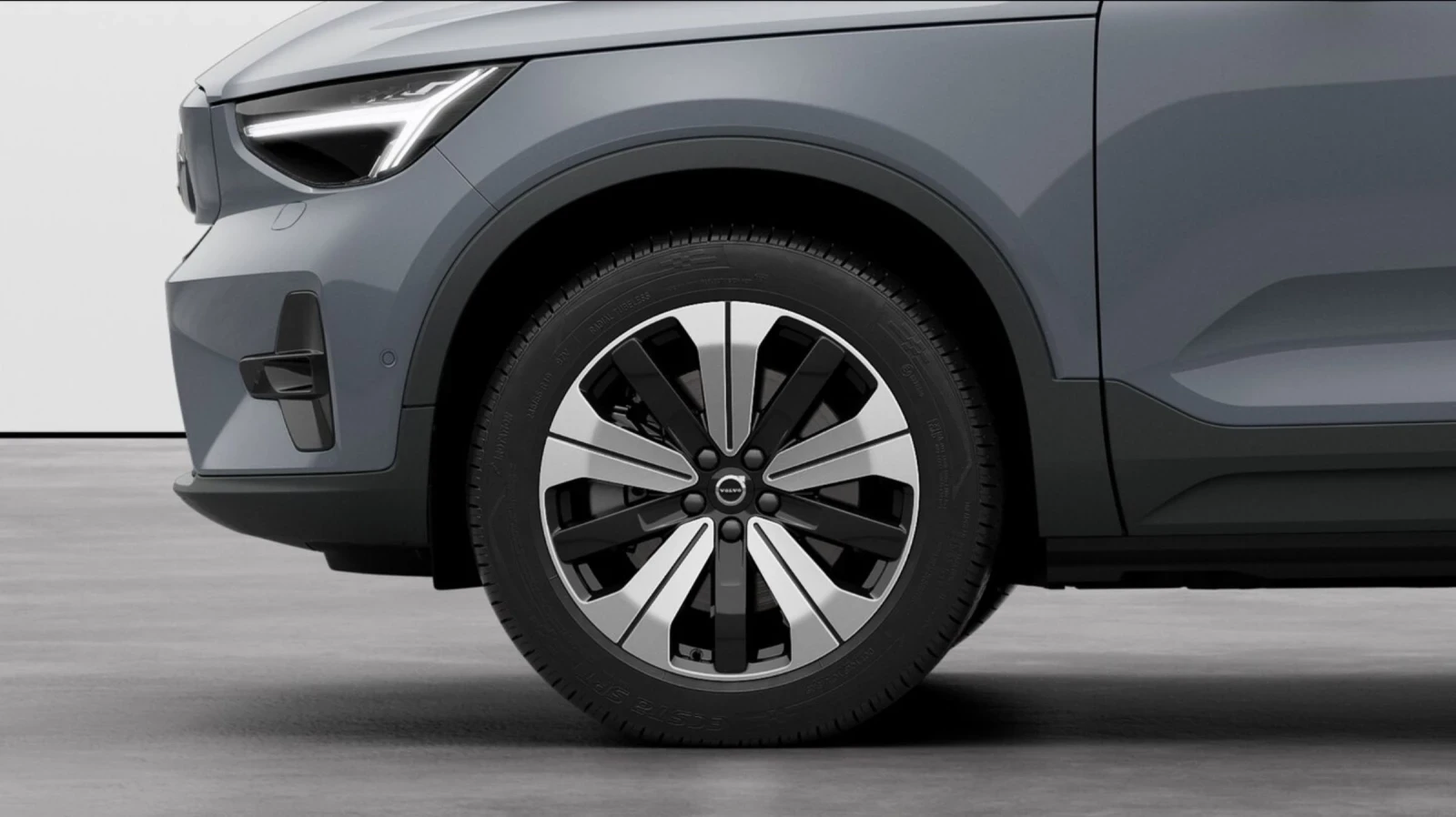 Volvo C40, снимка 16 - Автомобили и джипове - 55003771