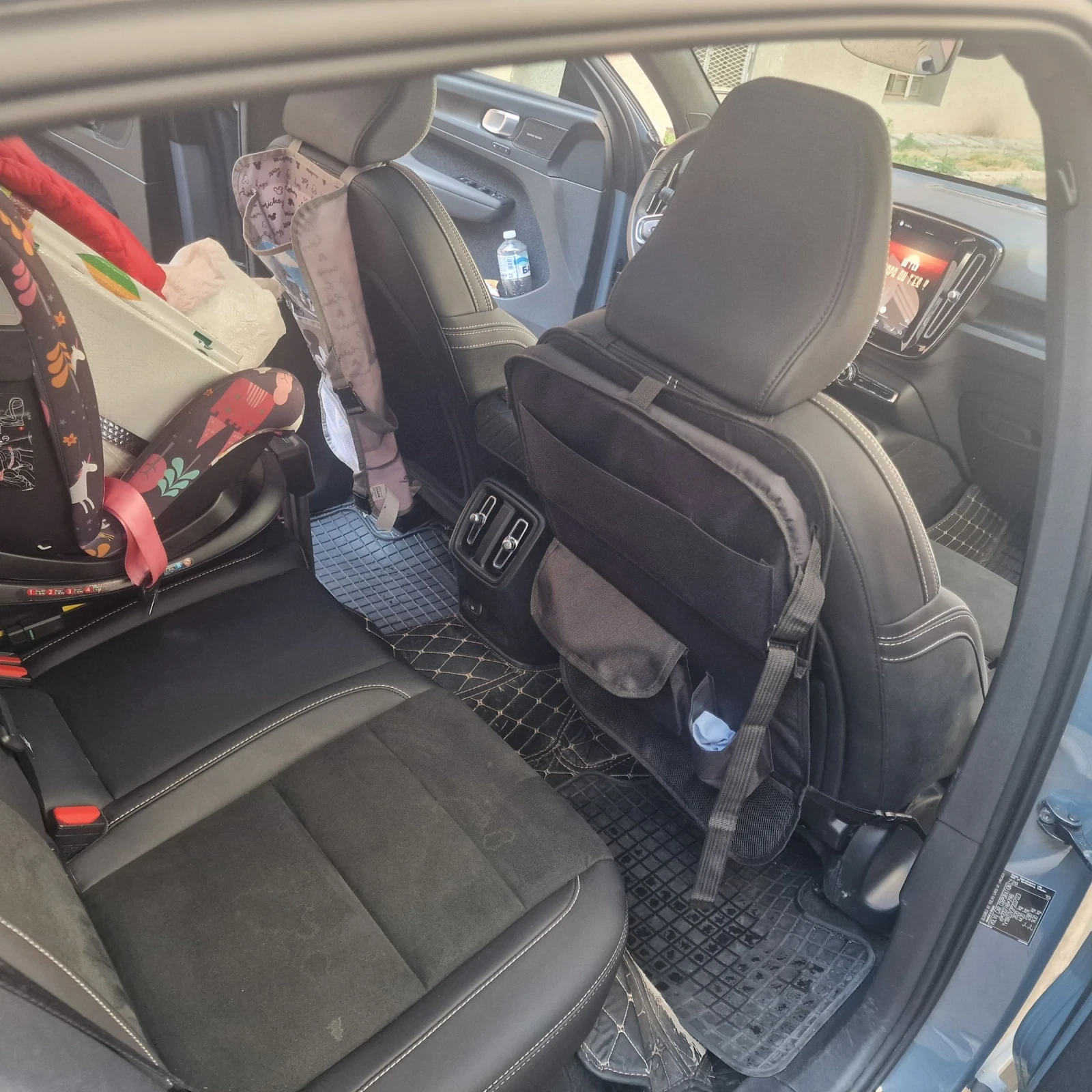 Volvo C40, снимка 6 - Автомобили и джипове - 55003771