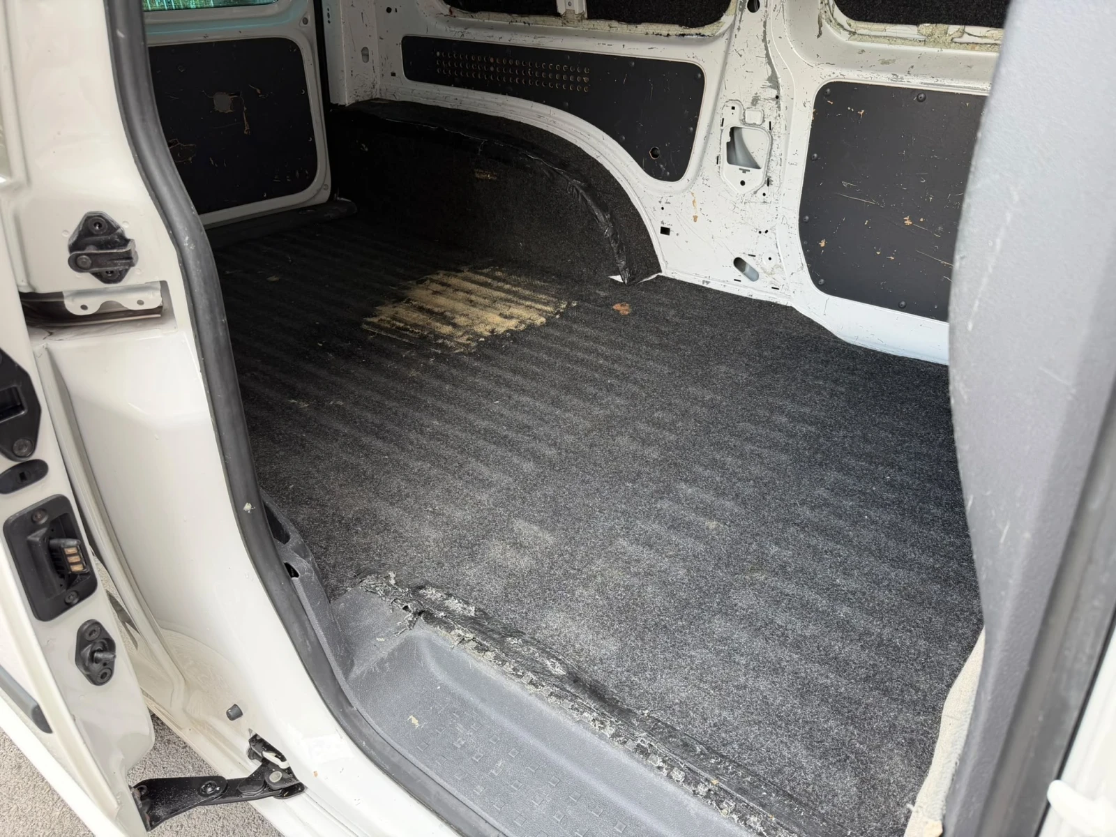 VW Caddy 1.6TDI MAXI KLIMATIK EVRO 5B N1 ЛИЗИНГ!!!, снимка 12 - Автомобили и джипове - 55178586