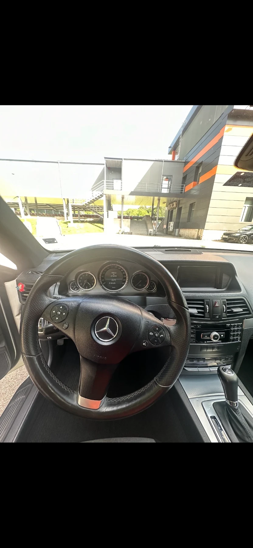 Mercedes-Benz E 250, снимка 5 - Автомобили и джипове - 55191651