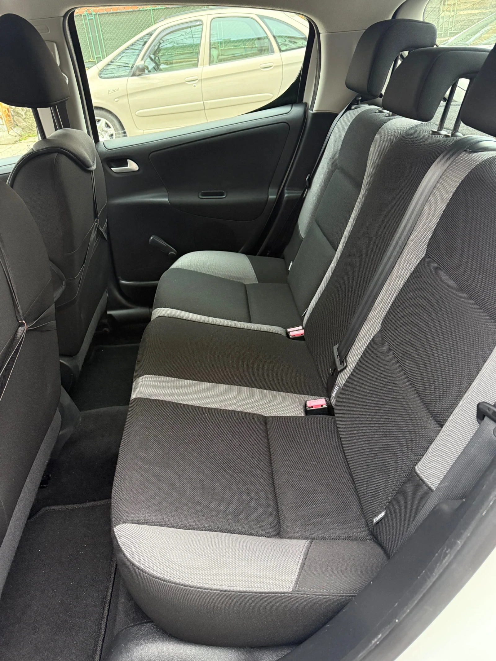 Peugeot 207 1.4, снимка 7 - Автомобили и джипове - 56154921