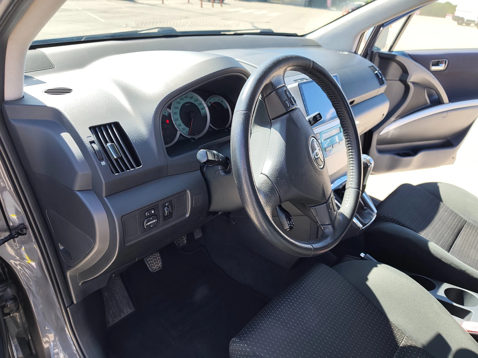 Toyota Corolla verso, снимка 7 - Автомобили и джипове - 56267911