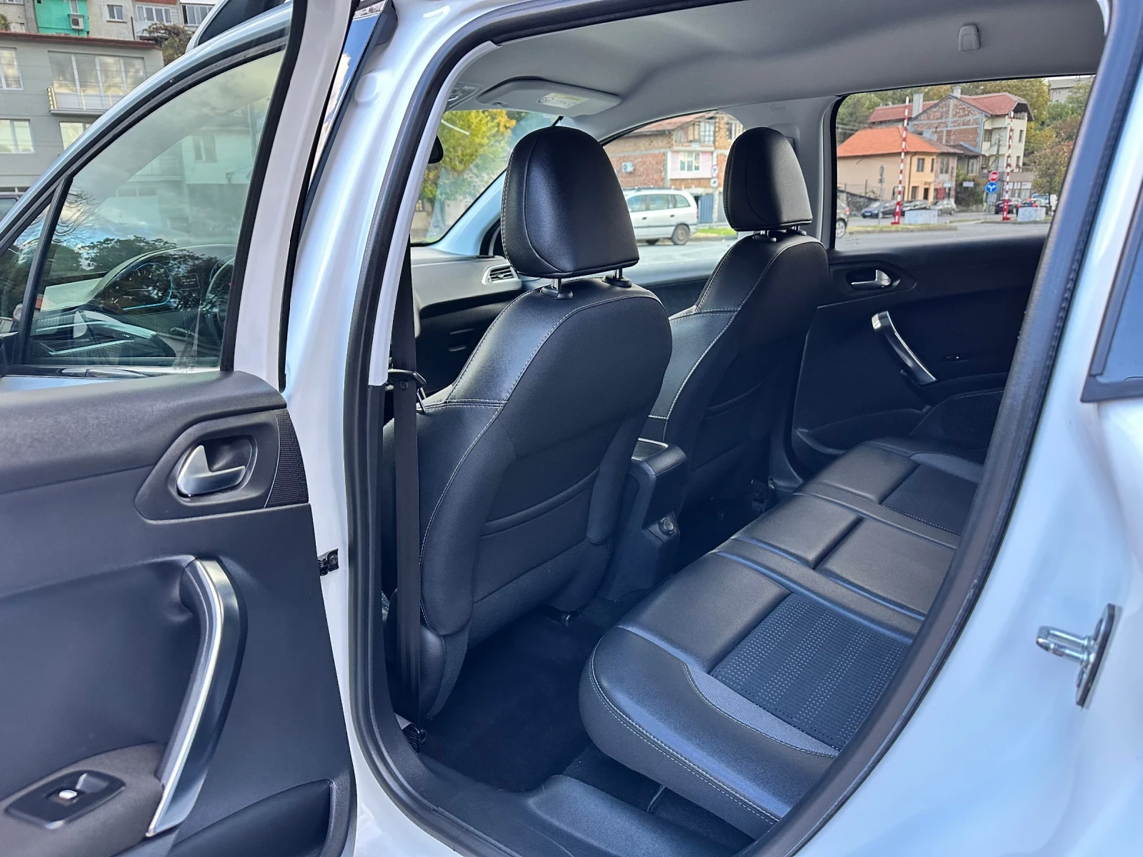 Peugeot 2008 1.6HDI-ALLURE-������-175000��-������-����6 | Mobile.bg � ����������� 10