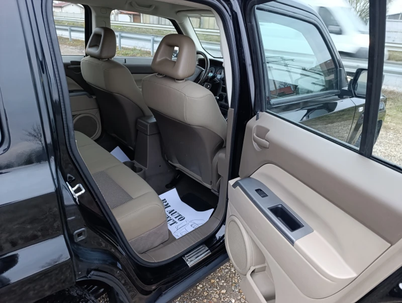 Jeep Patriot 2.4i- БЕНЗИН-4х4, снимка 13 - Автомобили и джипове - 47993026