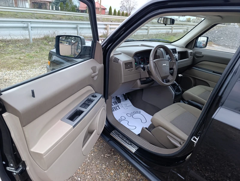 Jeep Patriot 2.4i- БЕНЗИН-4х4, снимка 8 - Автомобили и джипове - 47993026