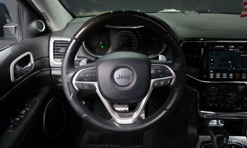 Jeep Grand cherokee, снимка 13 - Автомобили и джипове - 52819457