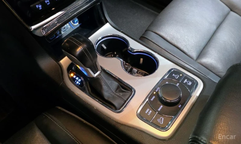 Jeep Grand cherokee, снимка 9 - Автомобили и джипове - 52819457