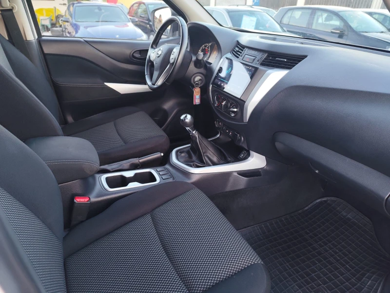 Nissan Navara 2.3 дизел Италия, снимка 11 - Автомобили и джипове - 53133576