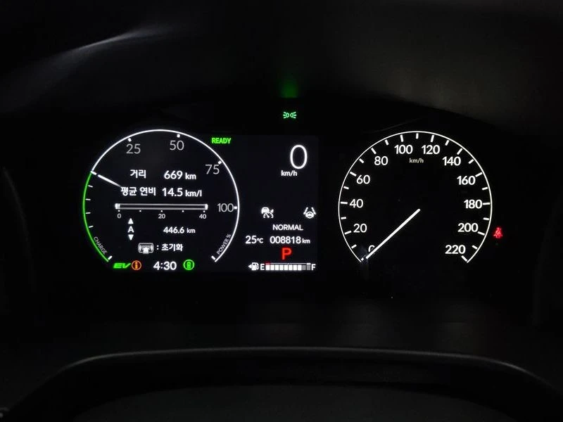 Honda Cr-v 2.0 Hybrid Touring 2WD| 204к.с.| ВКЛ.ТЕХНОТЕСТ, снимка 8 - Автомобили и джипове - 55135205