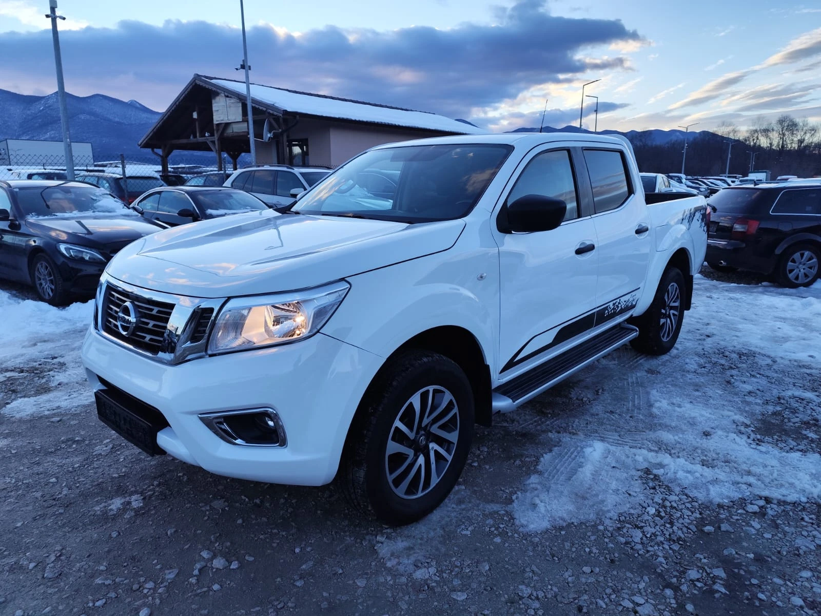 Nissan Navara 2.3 дизел Италия, снимка 1