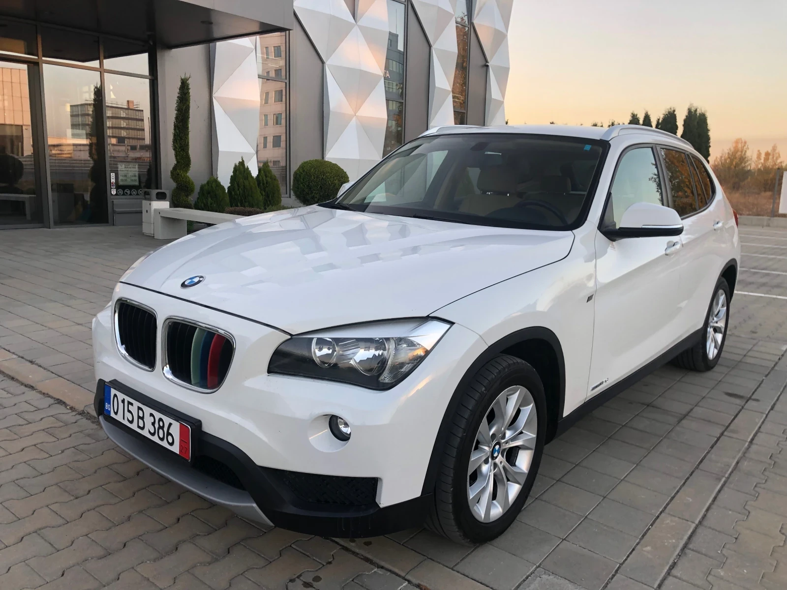 BMW X1 2.0S-Drive 4x4 Facelift Light pack Автомат Нави - изображение 7