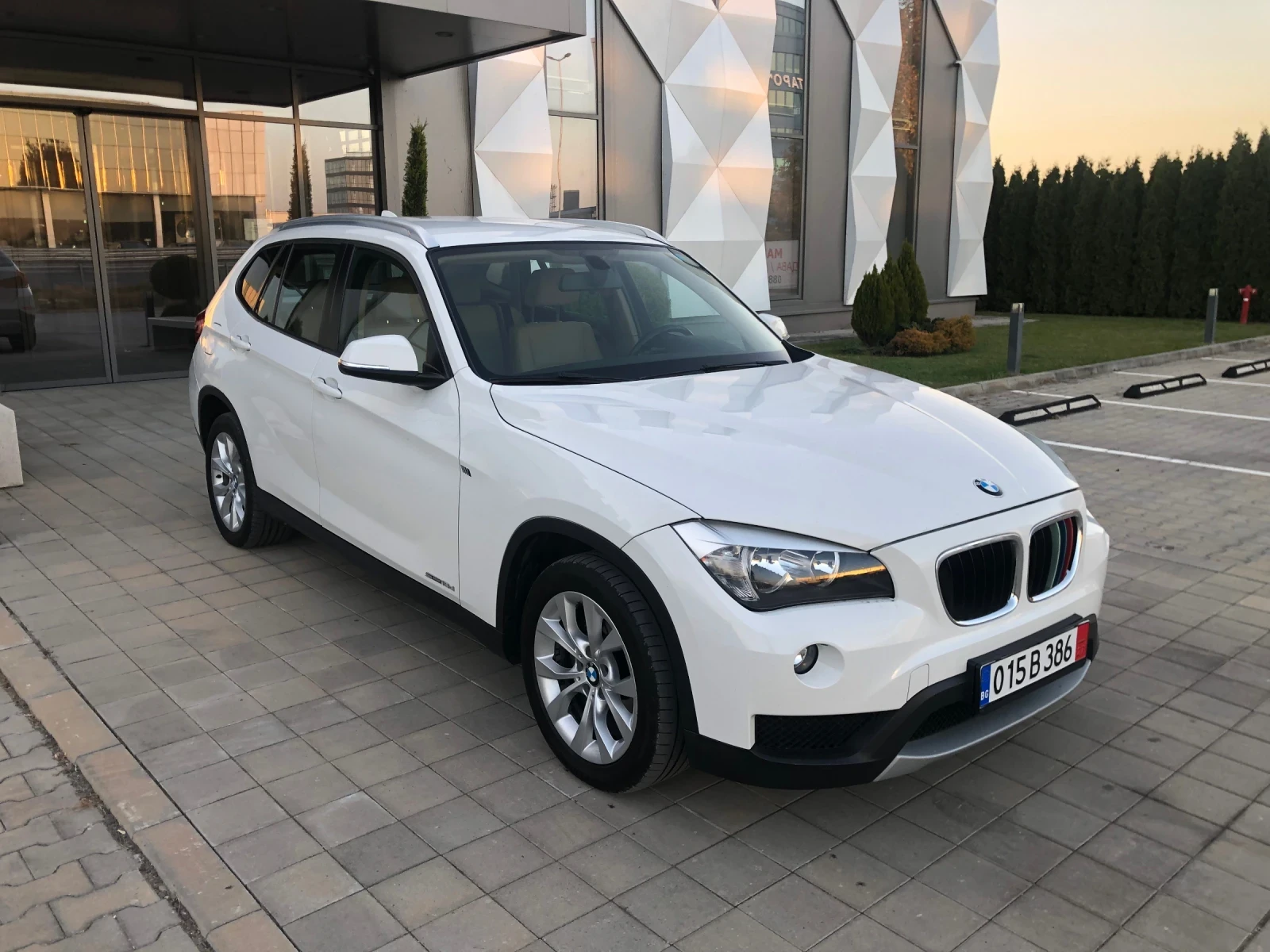 BMW X1 2.0S-Drive 4x4 Facelift Light pack Автомат Нави - изображение 5