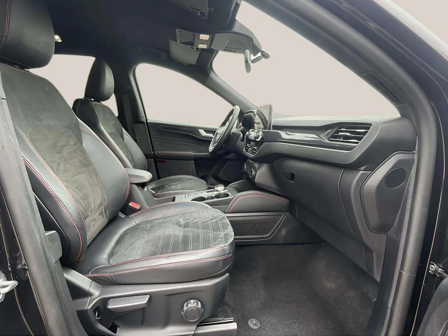 Ford Kuga 2.5 PHEV - изображение 9