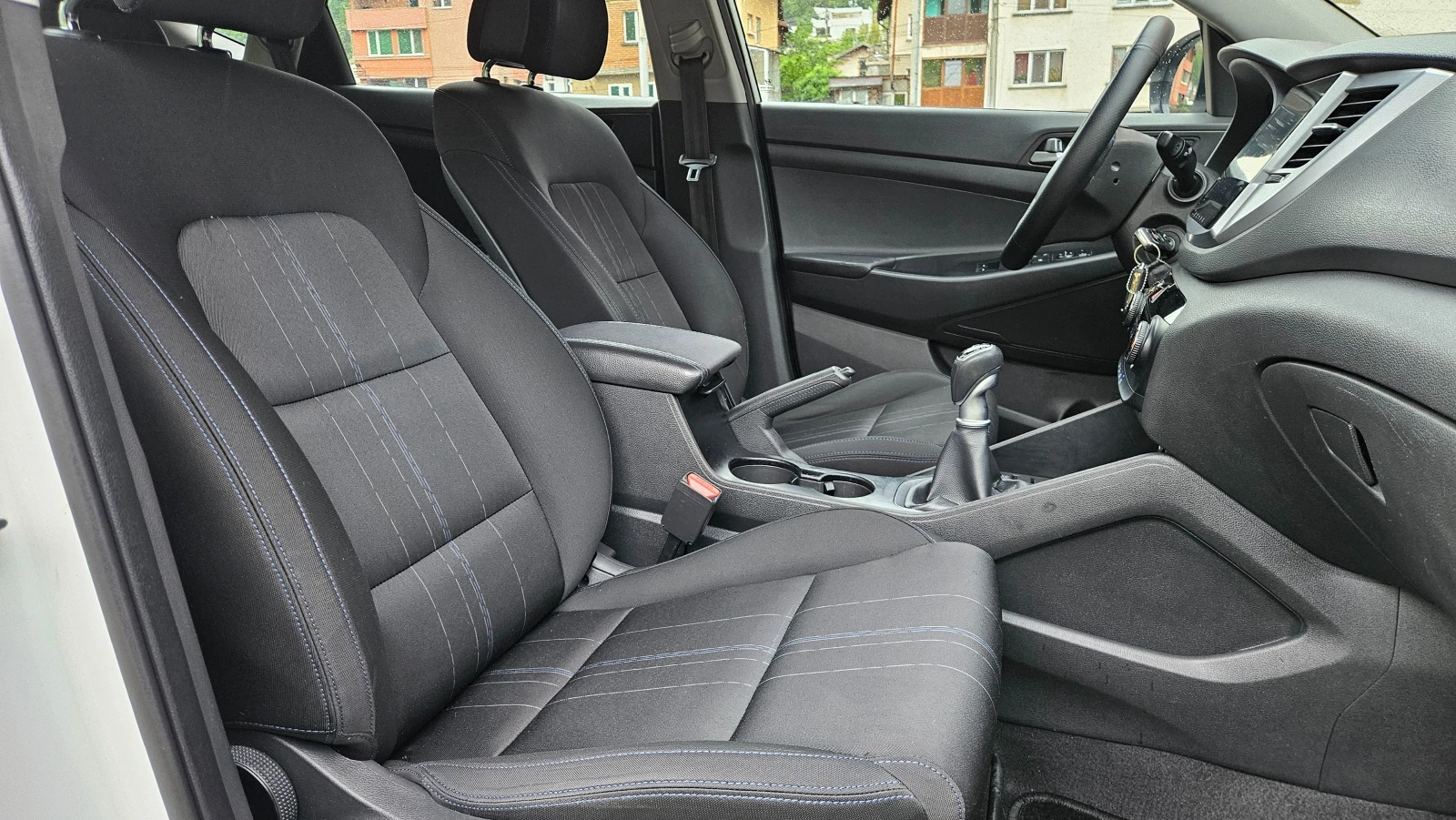 Hyundai Tucson 1.7 Crdi 6skorost/Klima/Top sustoqnie, снимка 12 - Автомобили и джипове - 54401991