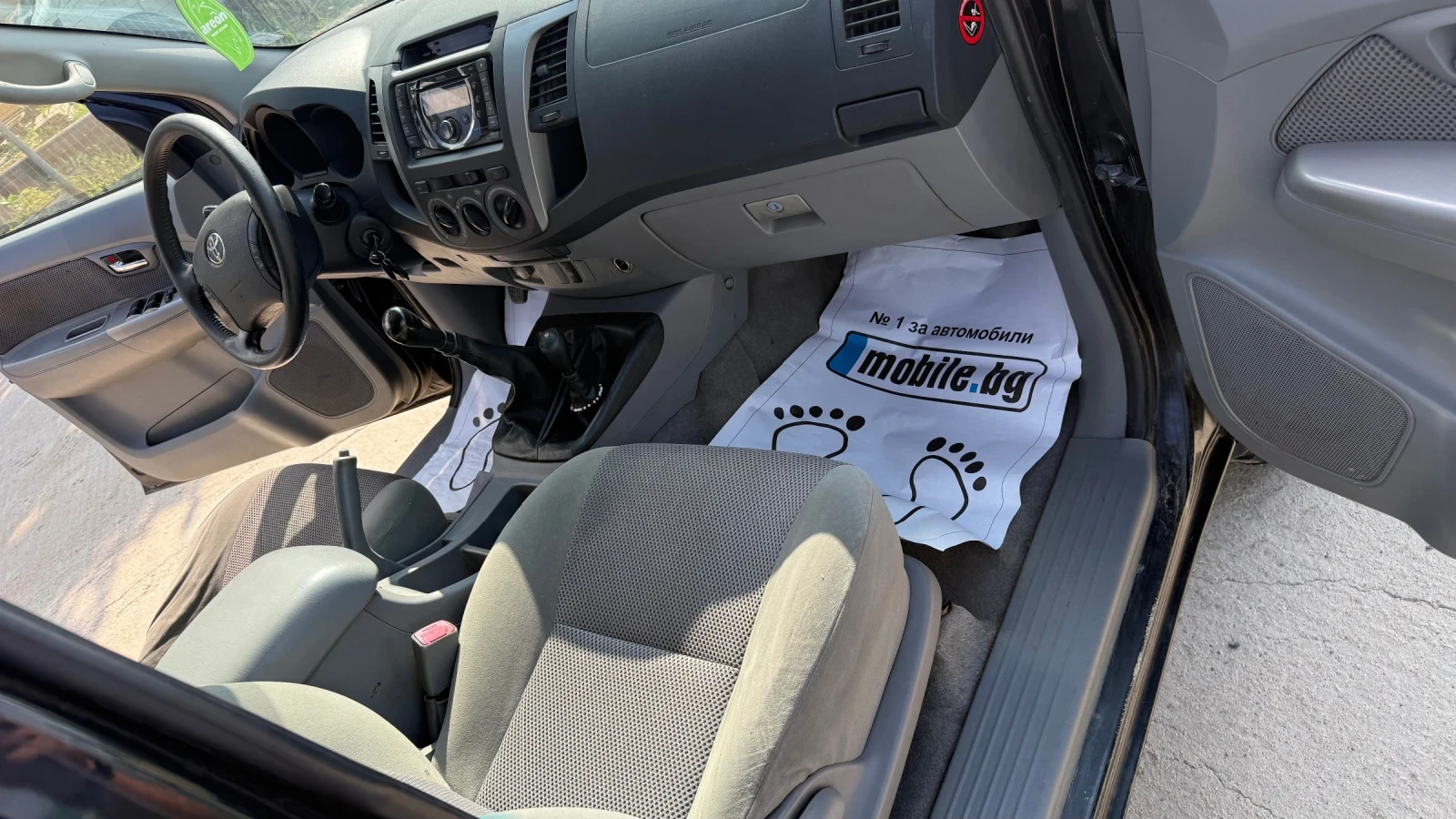 Toyota Hilux 2.5, снимка 7 - Автомобили и джипове - 54830581