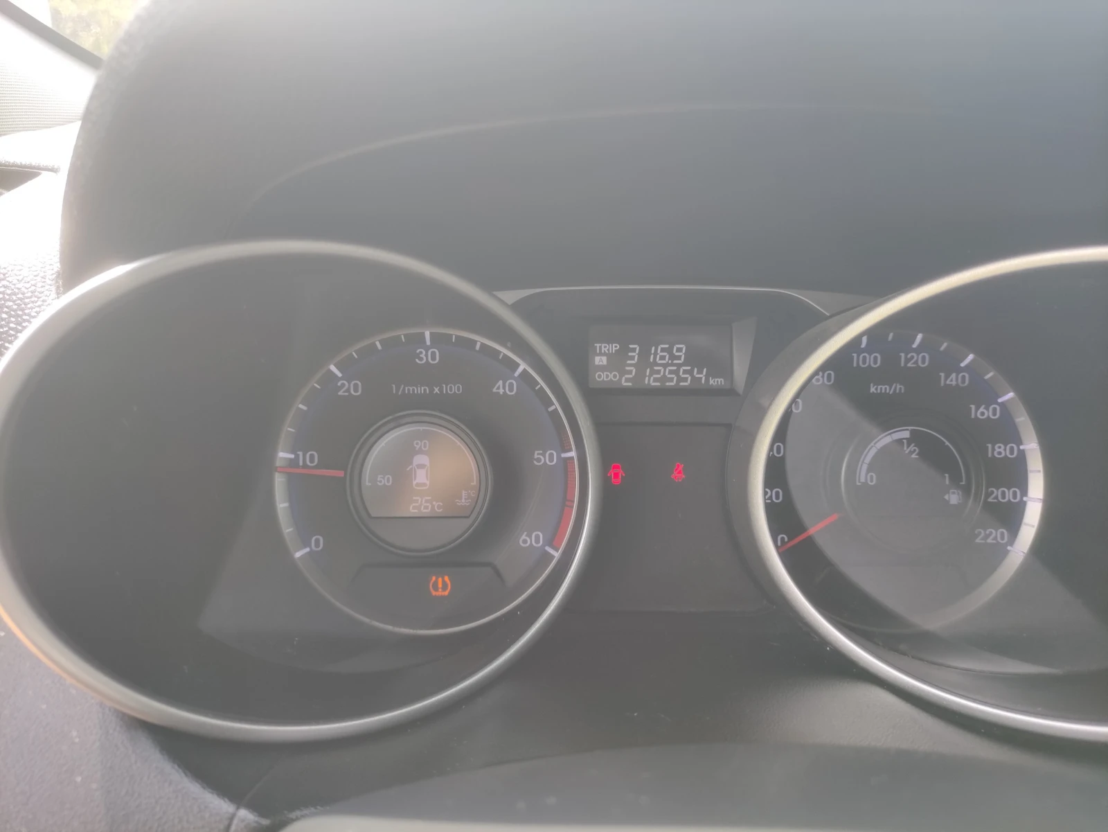 Hyundai IX35 1.7JRDi като нов феис лифт, снимка 9 - Автомобили и джипове - 55246427