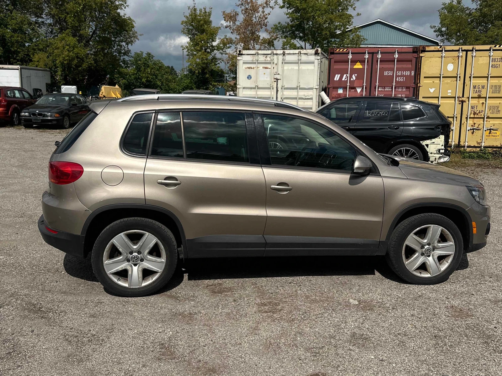 VW Tiguan * 4MOTION 4dr Auto * CARFAX * ЦЕНА ДО БГ, снимка 3 - Автомобили и джипове - 56061346
