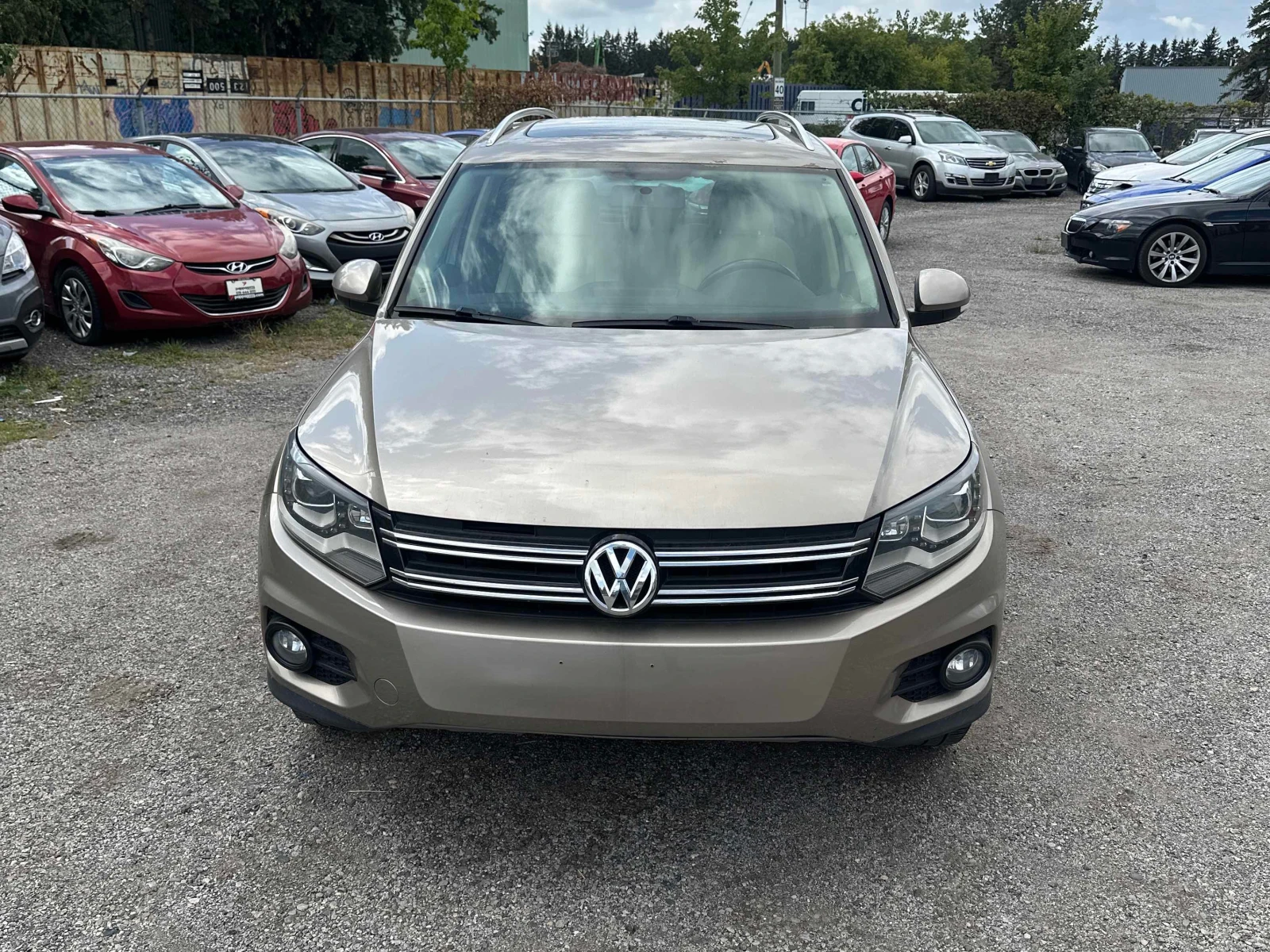VW Tiguan * 4MOTION 4dr Auto * CARFAX * ЦЕНА ДО БГ, снимка 4 - Автомобили и джипове - 56061346