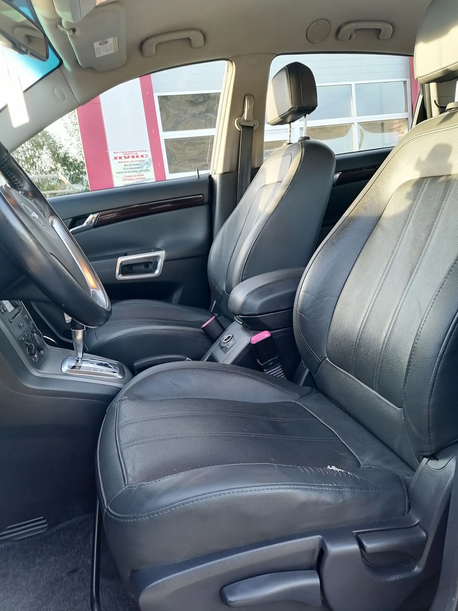 Opel Antara 4x4/Кожа/Автомат/Ксенон, снимка 10 - Автомобили и джипове - 56330428