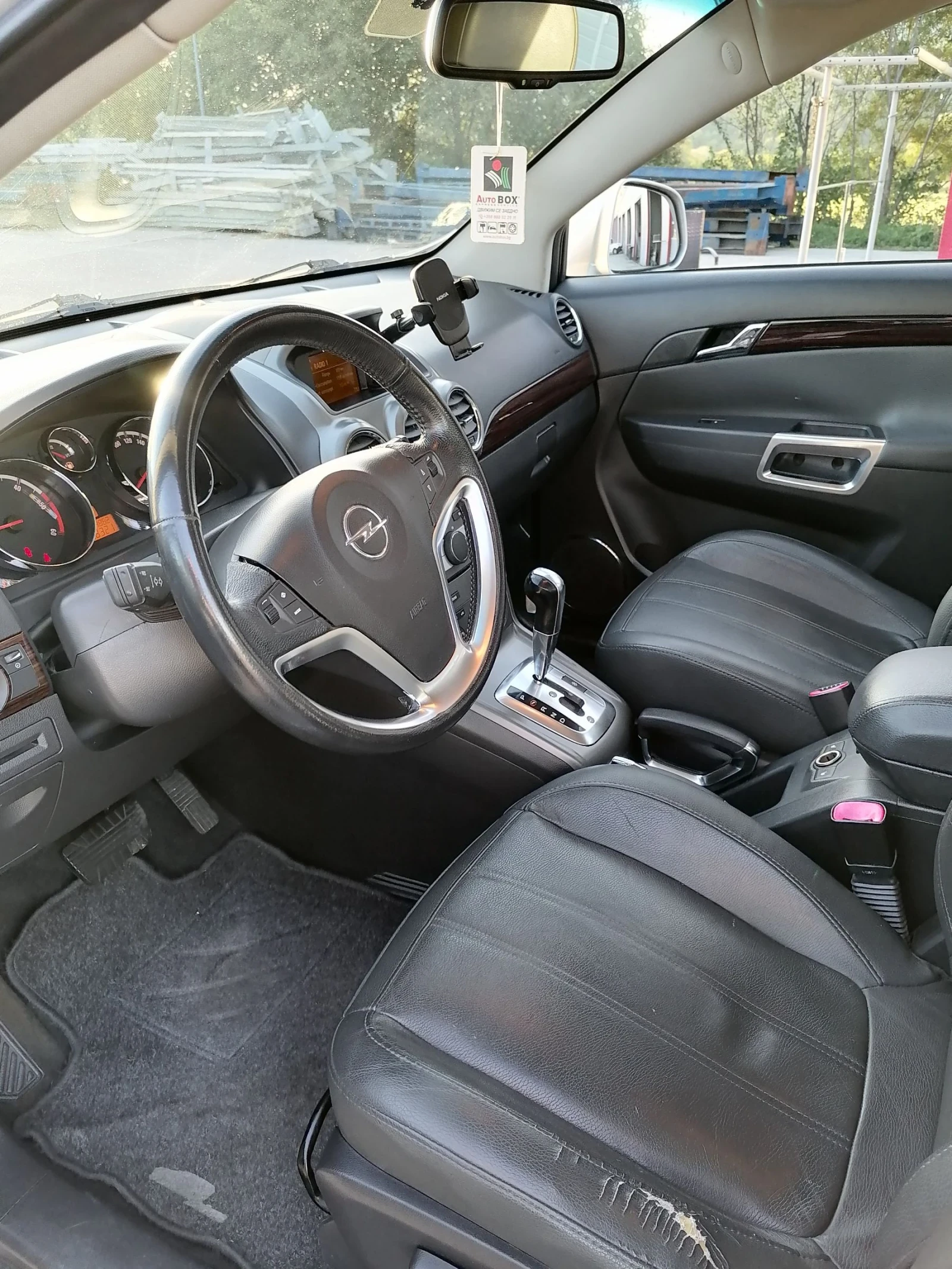 Opel Antara 4x4/Кожа/Автомат/Ксенон, снимка 11 - Автомобили и джипове - 56330428